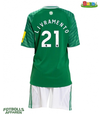 Newcastle United Tino Livramento #21 Bortaställ Barn 2025-26 Kortärmad (+ Korta byxor)